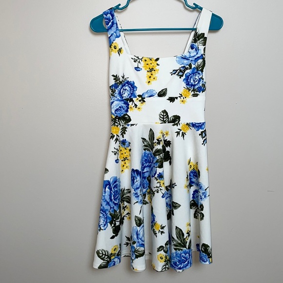 B. Darlin Dress Square Neck Floral Fit & Flare Dress Size Juniors 5/6 - Picture 3 of 8